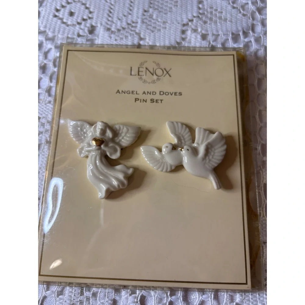 Lenox Angel and Doves Pin Set Ivory China 24K Gold Hand Decorated Brooch New - Picture 3 of 9
